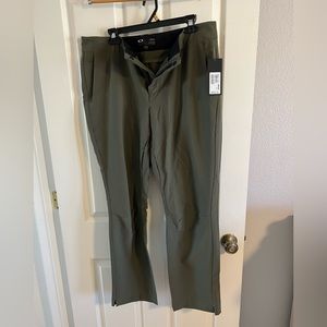 Oakleys MEDALIST STRETCH BACK PANT
Dark Brush